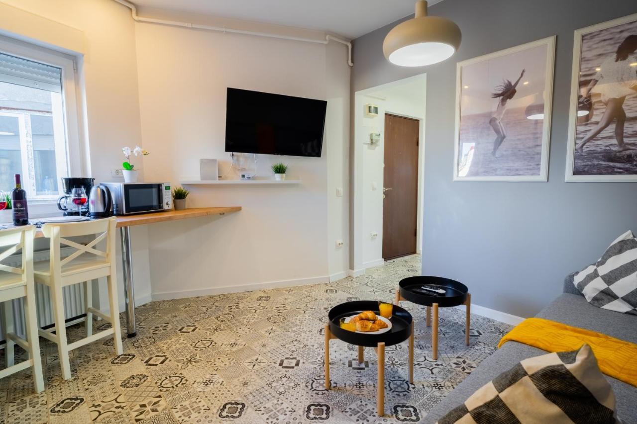 One Bedroom Flat In Bucharest'S Historic District ภายนอก รูปภาพ