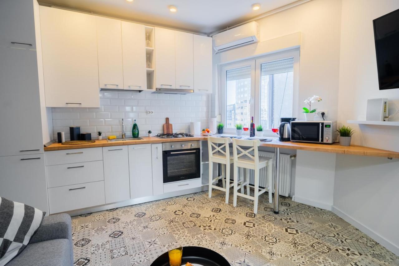 One Bedroom Flat In Bucharest'S Historic District ภายนอก รูปภาพ