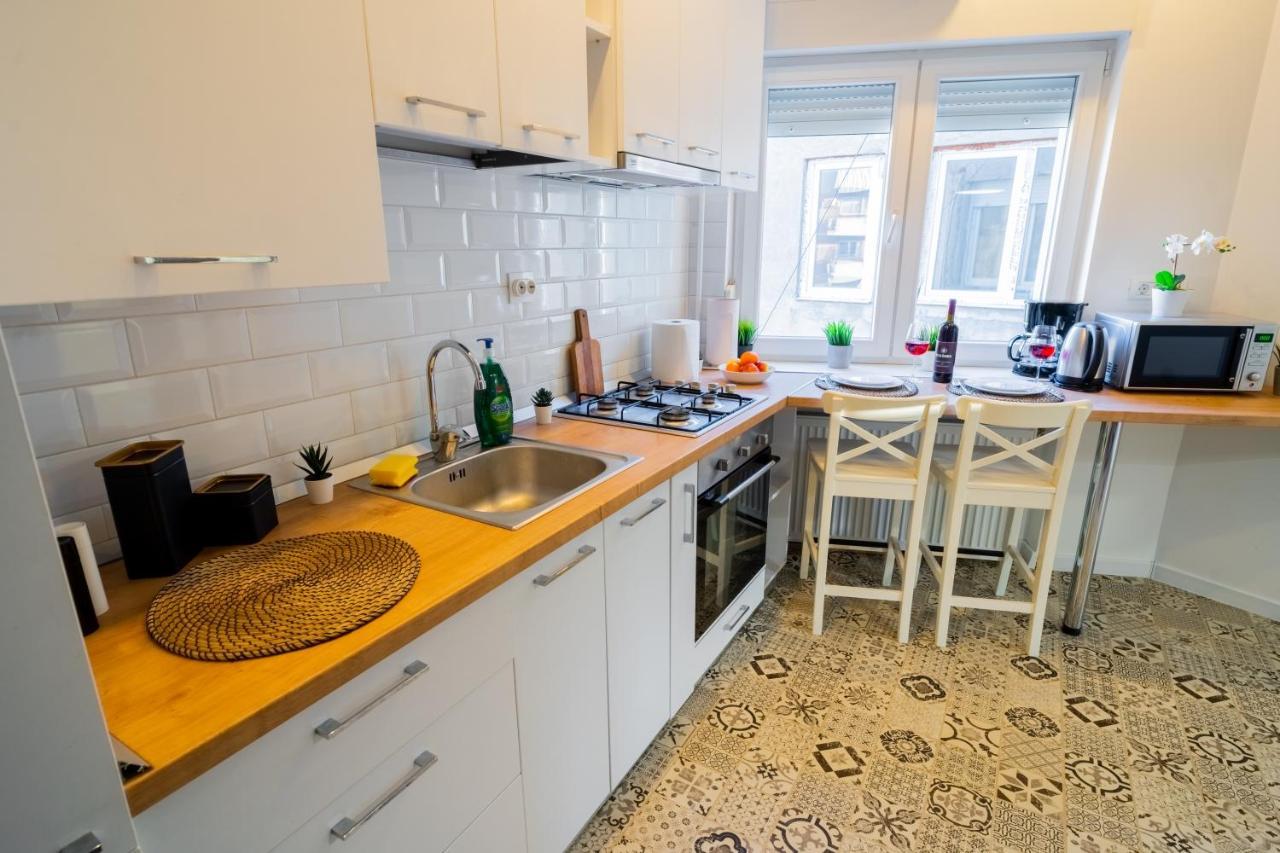 One Bedroom Flat In Bucharest'S Historic District ภายนอก รูปภาพ