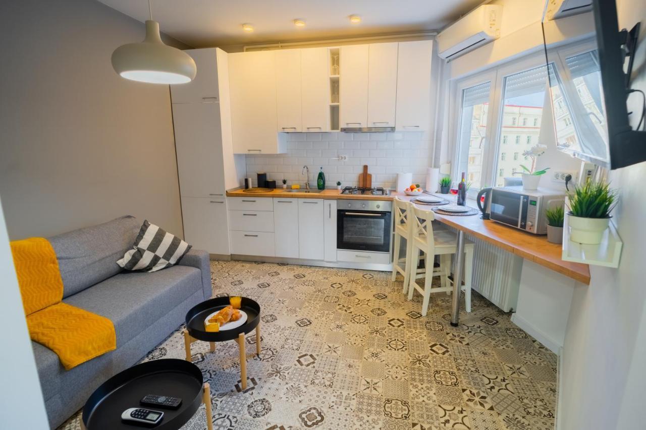 One Bedroom Flat In Bucharest'S Historic District ภายนอก รูปภาพ