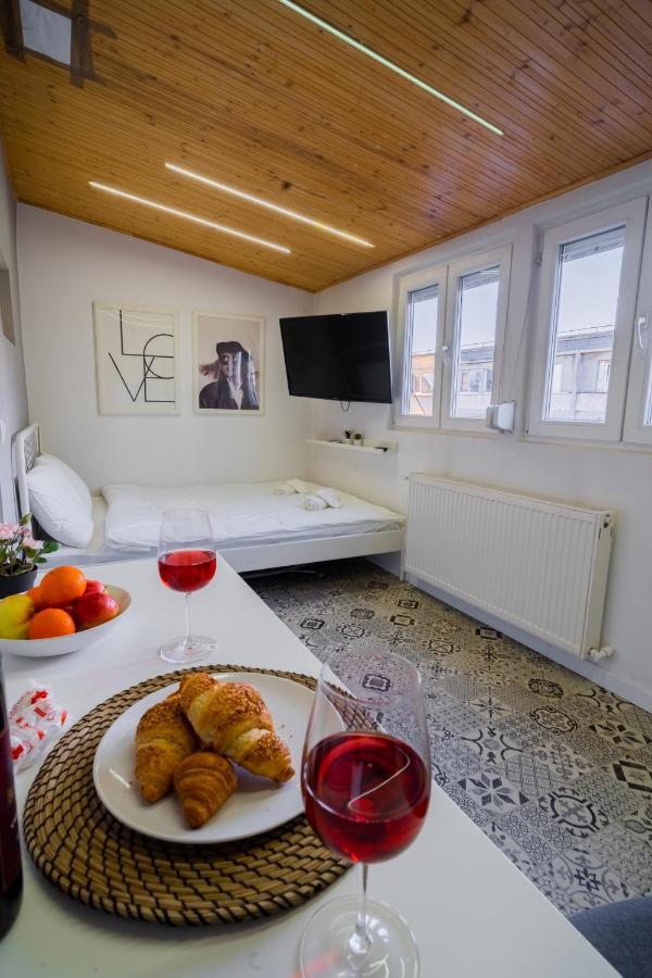 One Bedroom Flat In Bucharest'S Historic District ภายนอก รูปภาพ